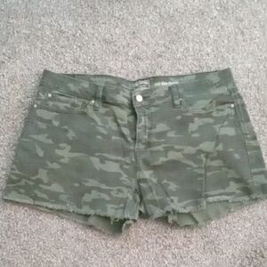 Levi Camo Green Women's Shorts